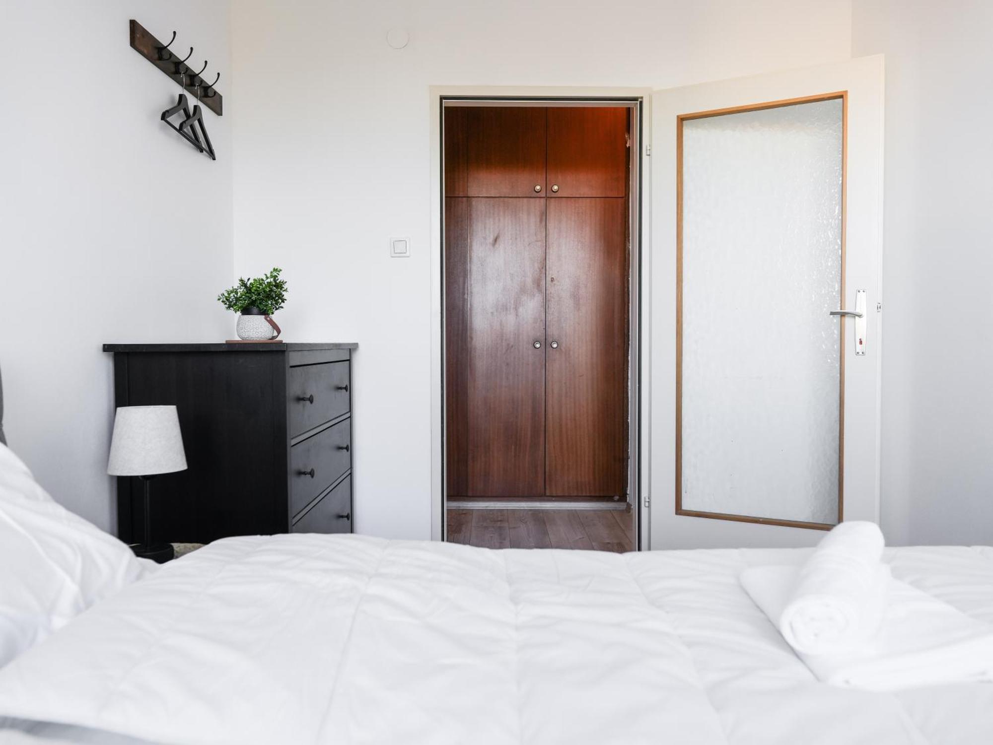ווינר נוישטאדט Spacious Apartments With View & Free Parking מראה חיצוני תמונה