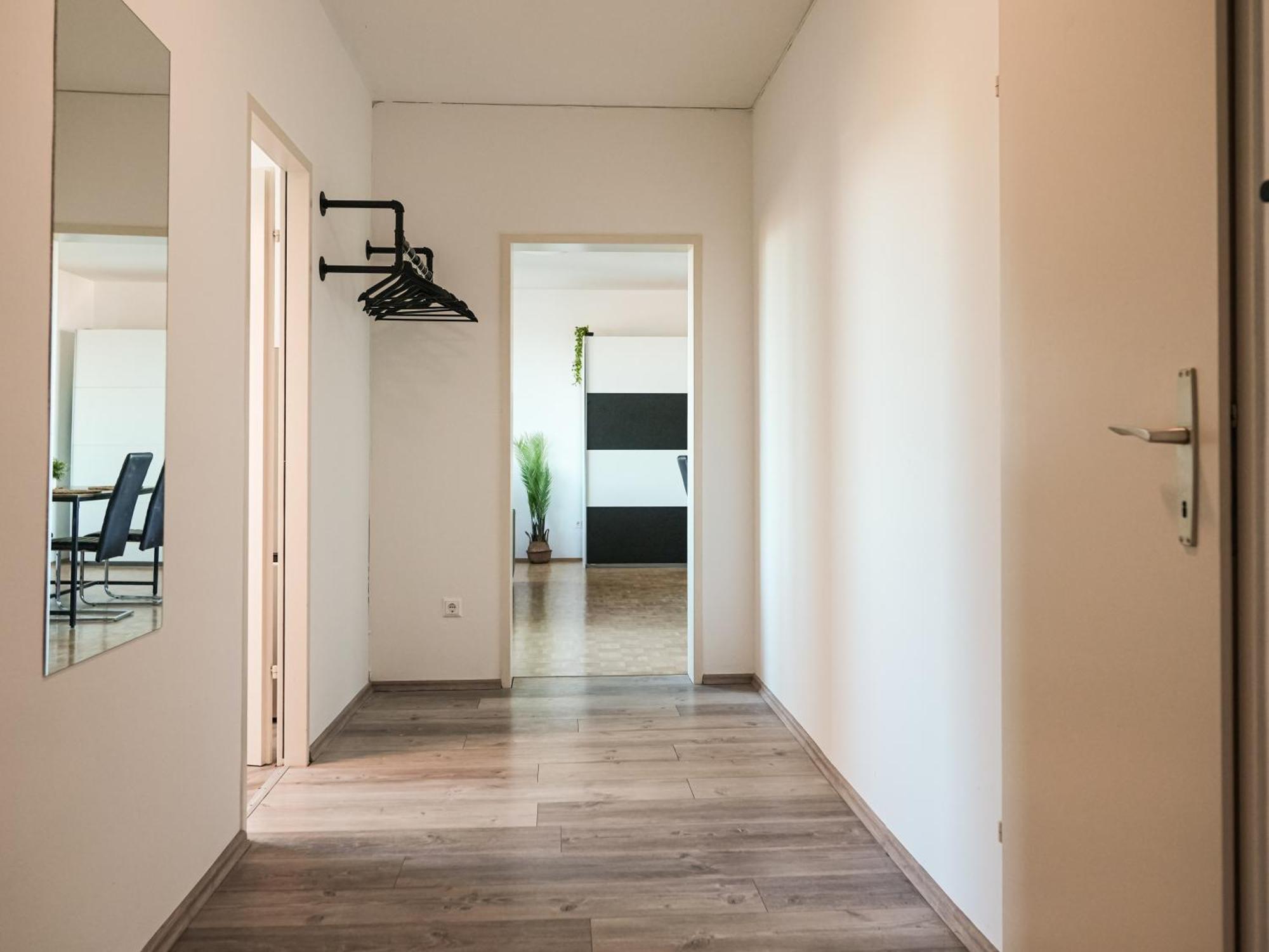 ווינר נוישטאדט Spacious Apartments With View & Free Parking מראה חיצוני תמונה