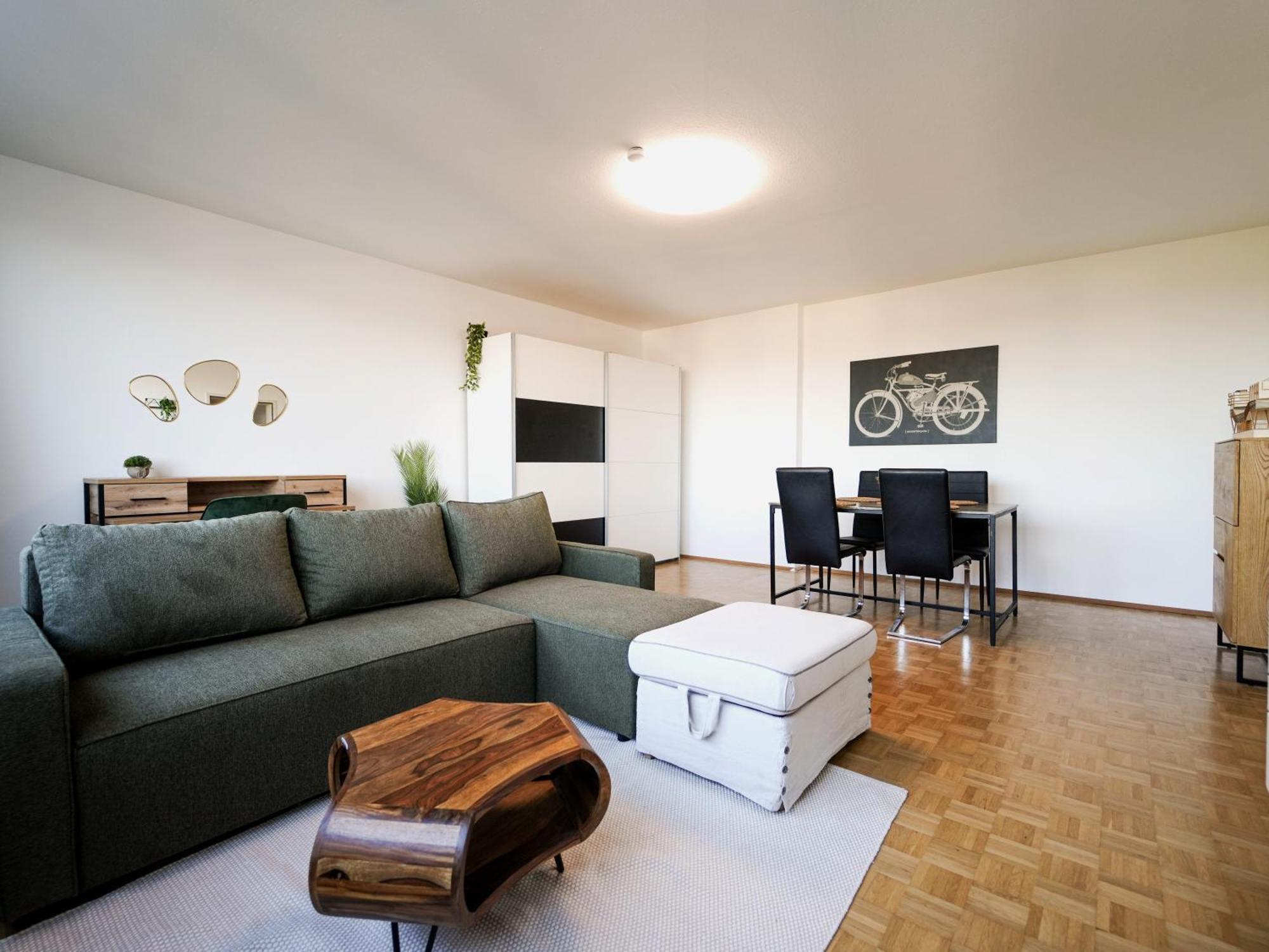 ווינר נוישטאדט Spacious Apartments With View & Free Parking מראה חיצוני תמונה